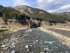 投稿についてもっと詳しく 豊年橋付近あまご成魚７０㎏放流