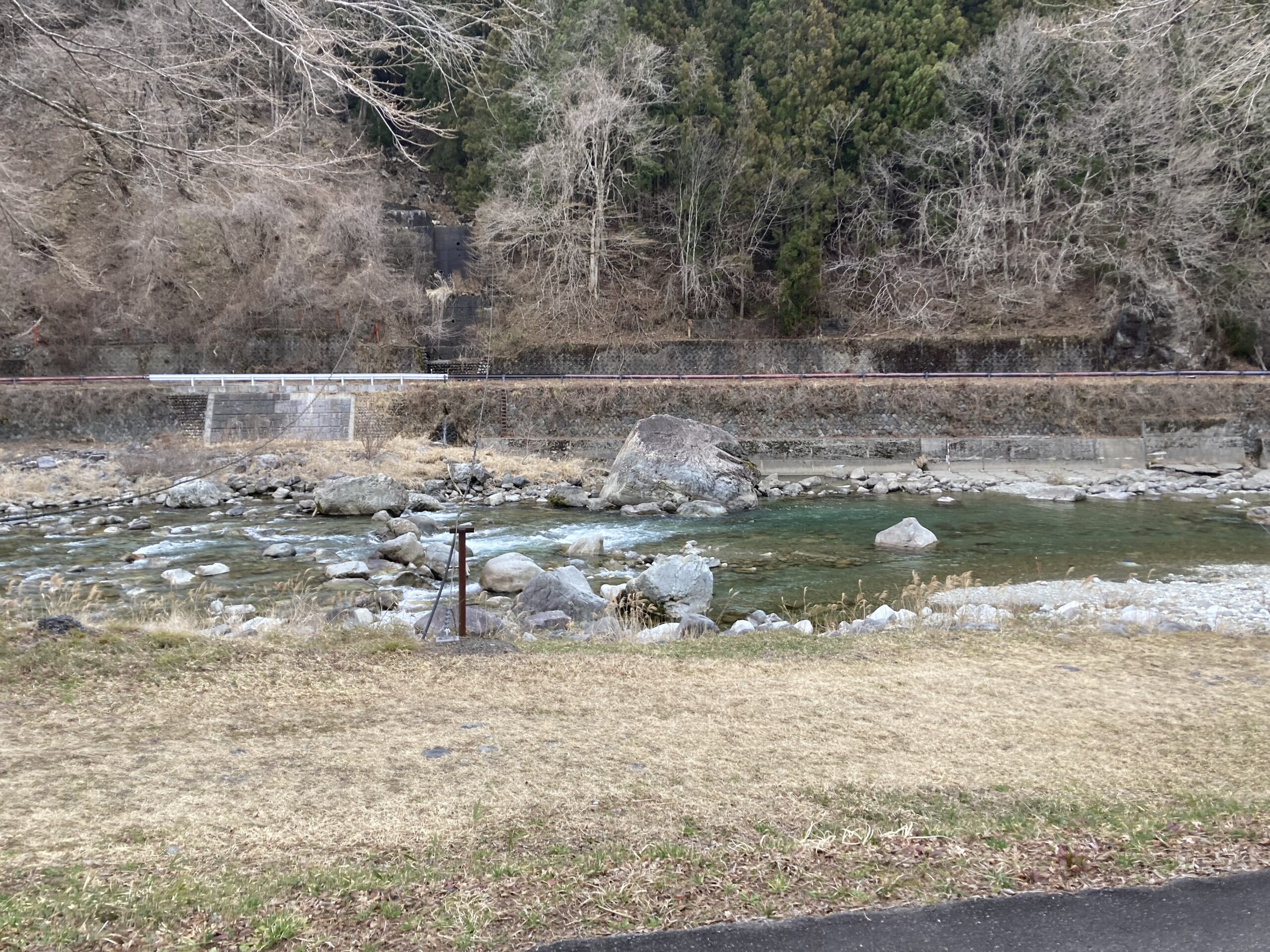 あなたが現在見ているのは 漁協前付近あまご成魚７０㎏放流